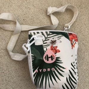 ON HOLD Floral hydrojug sleeve